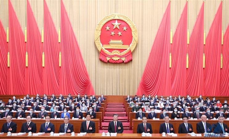 十四屆全國(guó)人大一次會(huì)議在京開(kāi)幕 習(xí)近平栗戰(zhàn)書汪洋李強(qiáng)王滬寧韓正蔡奇丁薛祥李希王岐山等在主席臺(tái)就座 李克強(qiáng)作政府工作報(bào)告 趙樂(lè)際主持大會(huì) 聽(tīng)取關(guān)于立法法修正草案的說(shuō)明等